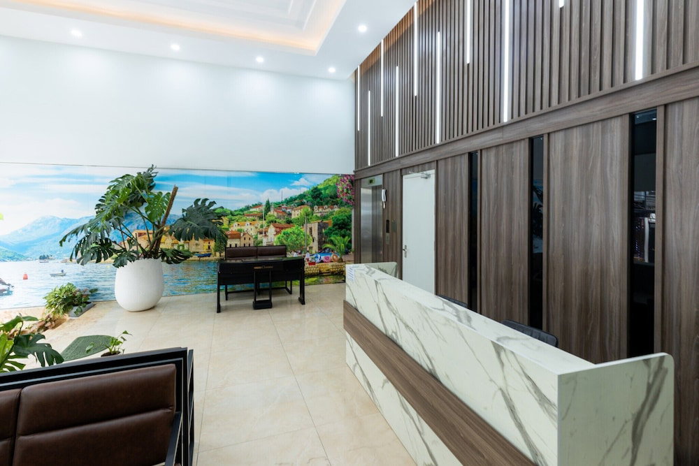 Westlake Emerald Suites