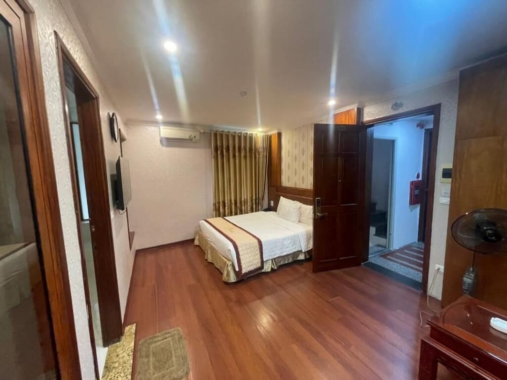 Ngoc Lan 2 Hotel- By Bay Luxury