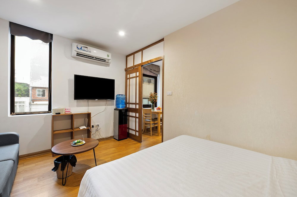 Wendy Apartment 39Ll