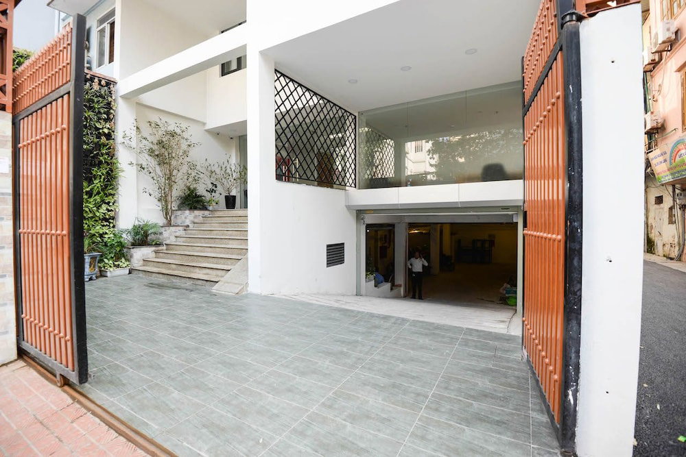 Wendy Apartment 39Ll
