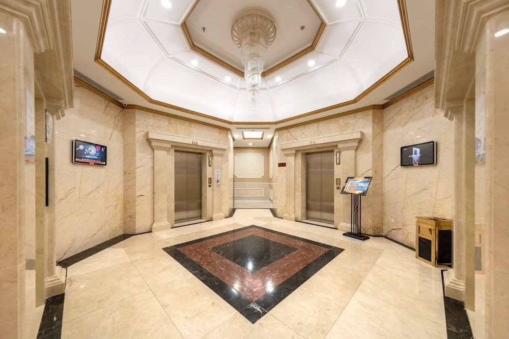 D Le Roi Soleil Premium Suites