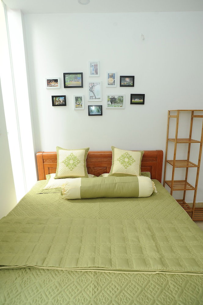 Ruby Lakeview Homestay