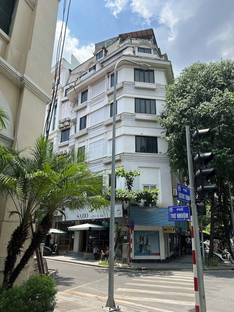 Hotel Eco Nest Hotel & Apartment