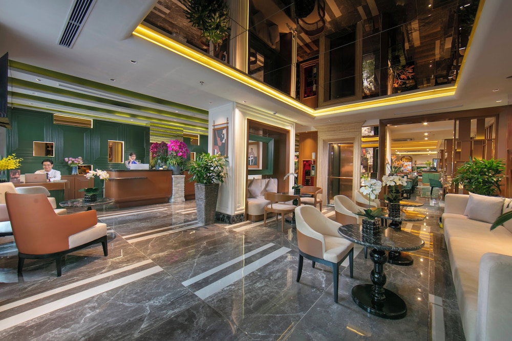 May De Ville Lumiere Hotel