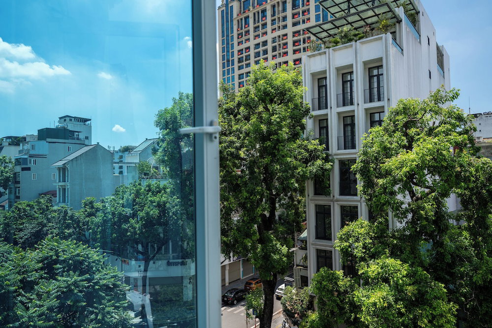 Bay Luxury Chariot Boutique Hotel - Hanoi Centre