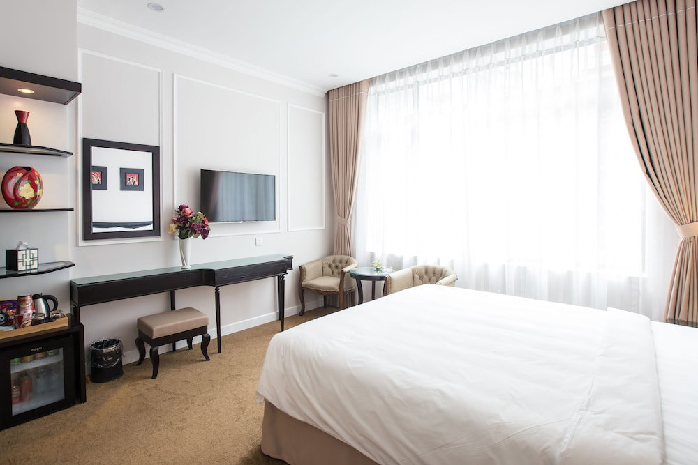 Dinh Elegant Hanoi Hotel
