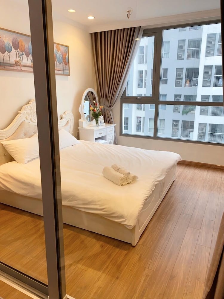 Bom Homestay Vinhomes Times City
