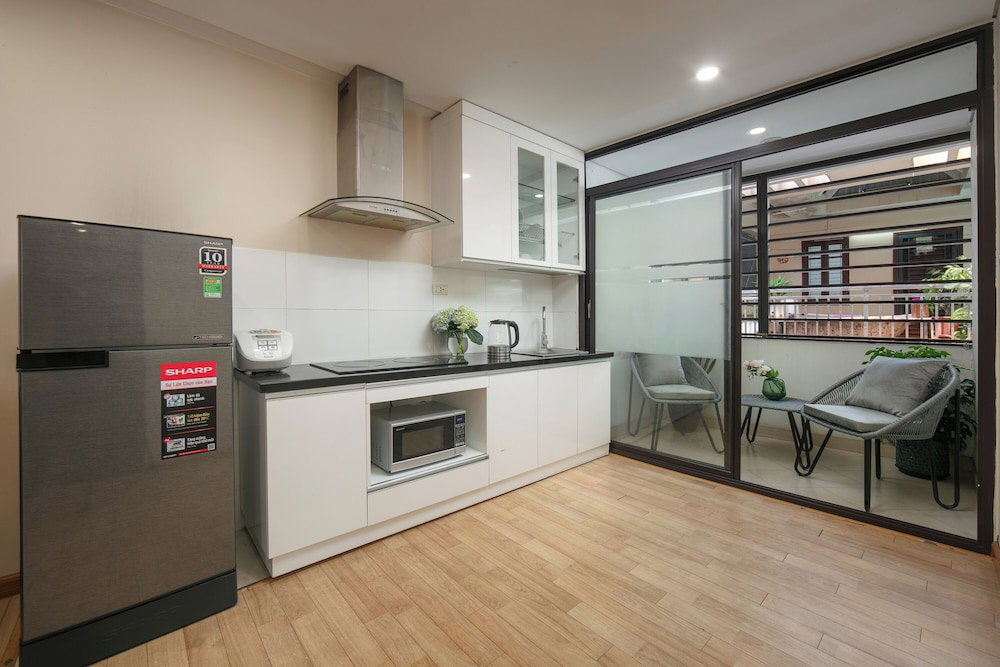 Hb Serviced Apartment - 121B Quan Hoa