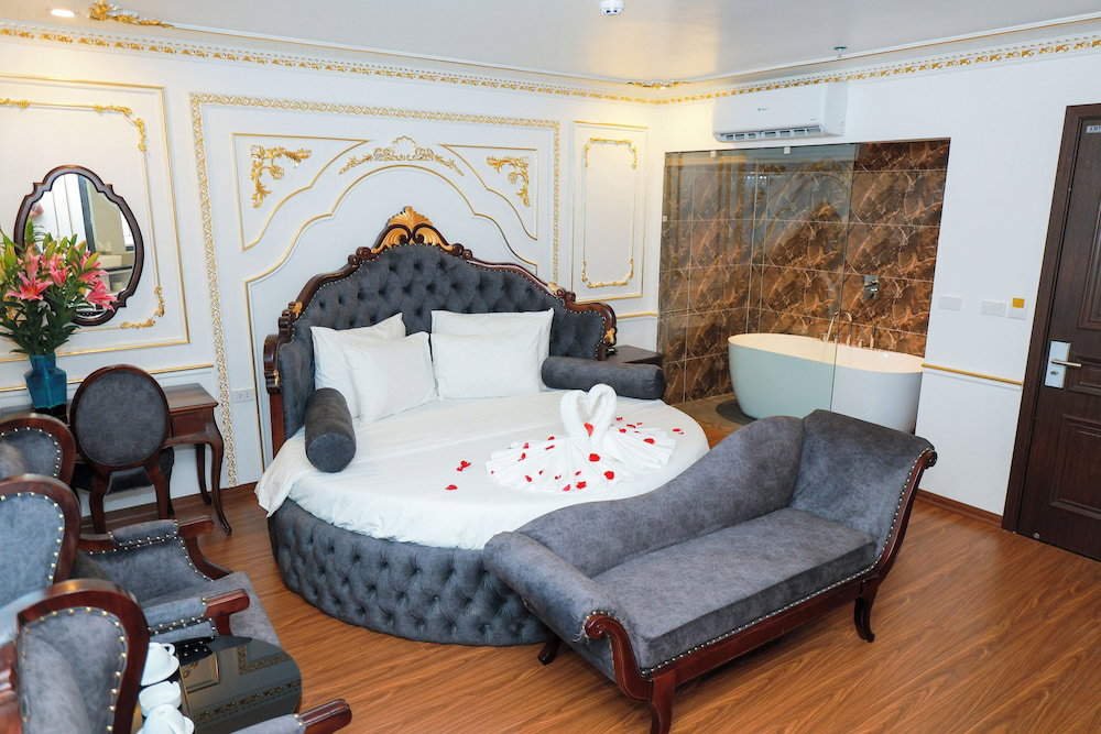 Hotel Royal Trau Quy Boutique Hotel