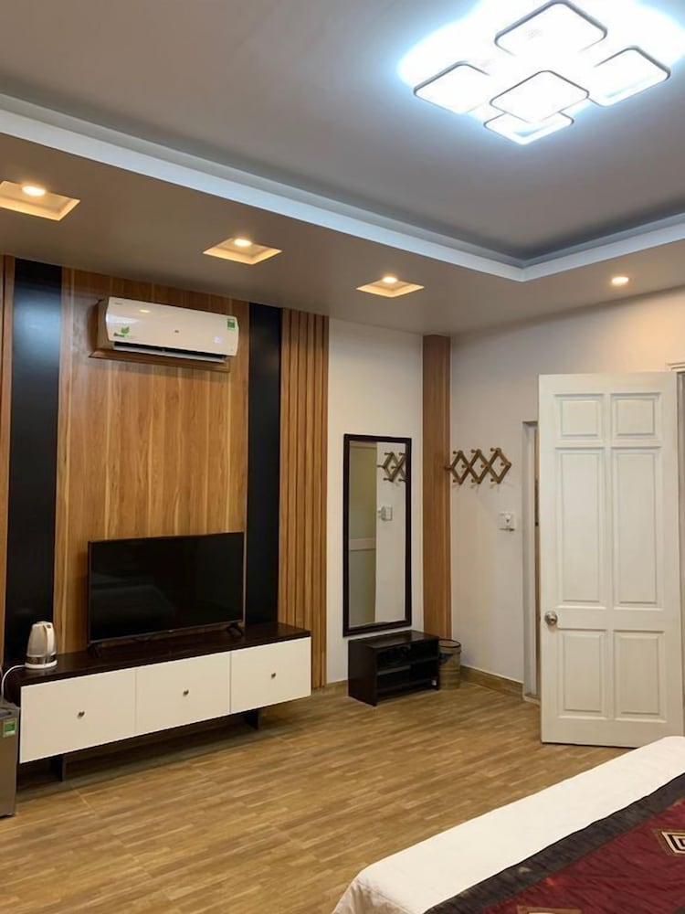 Hoang Lan Hotel Kdt Xala Hn - Bay Luxury