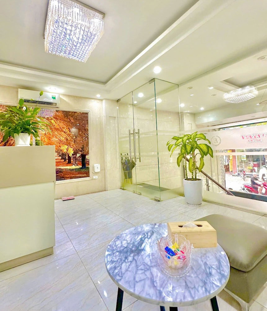 Everest Hotel