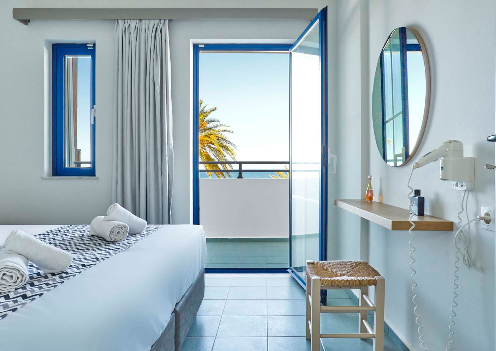 Maistrali Sea View Apartments