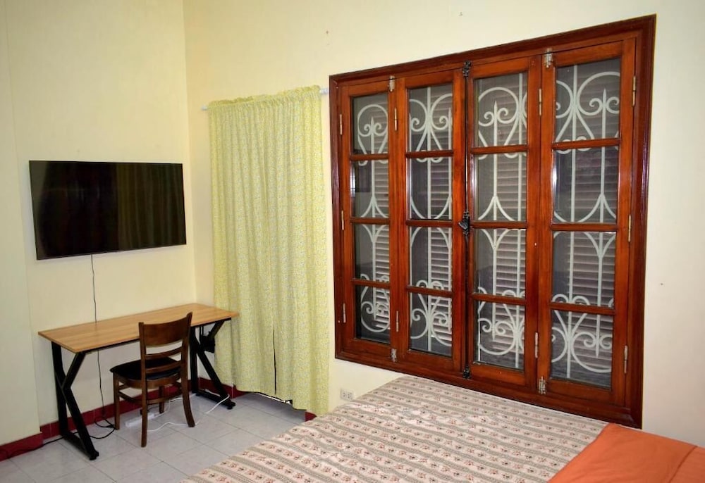Lushstay Hanoi Train Street - Private