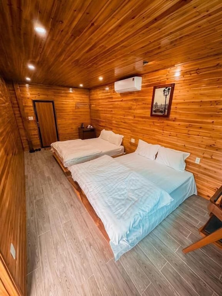 Cat Ba Love House