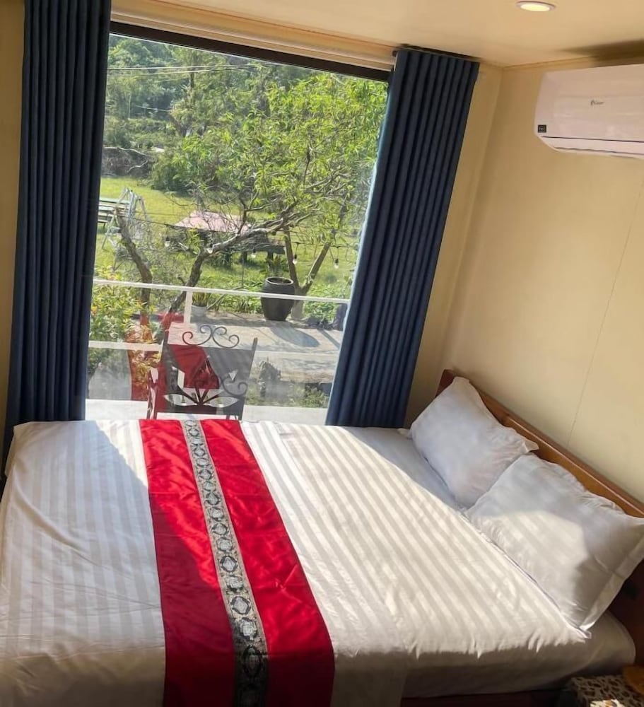 Cat Ba Love House