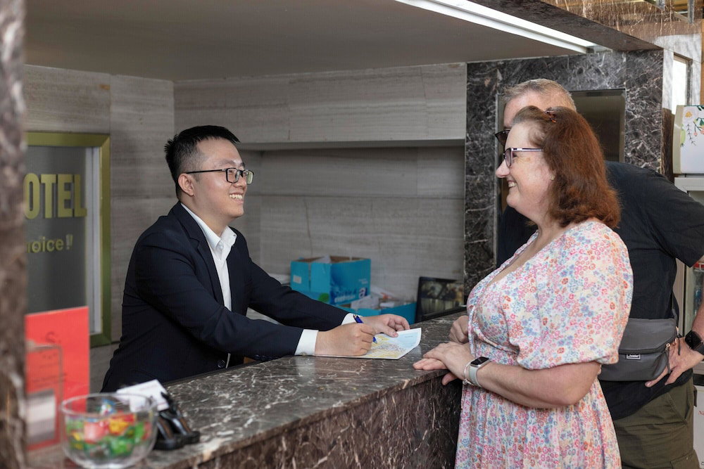 Sky Charm Hanoi Hotel And Spa