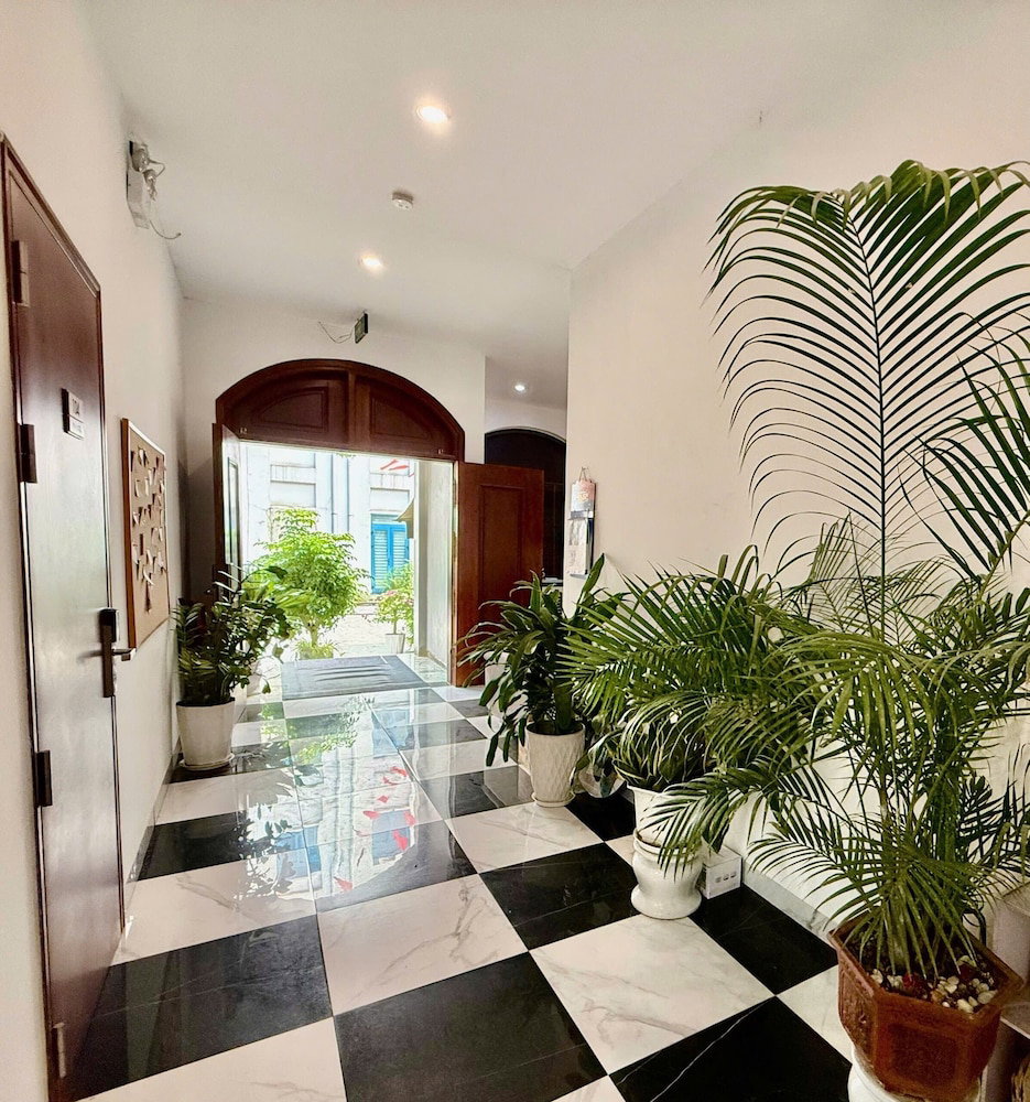 Hera Hotel