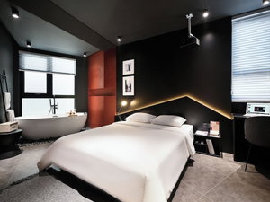 Hotel Kin Wander Tan Binh, The Mountain cazare Quan Tan Phu