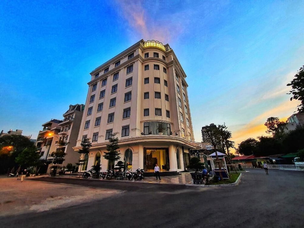 Hotel Lotus Hotel & Apartment