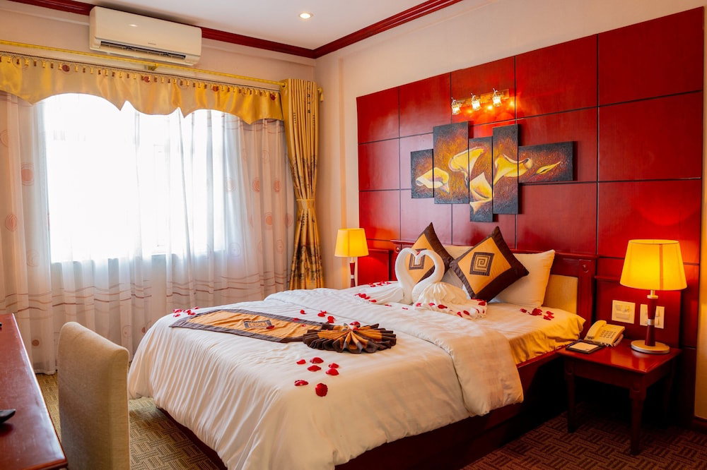 Hòa Nam Hotel