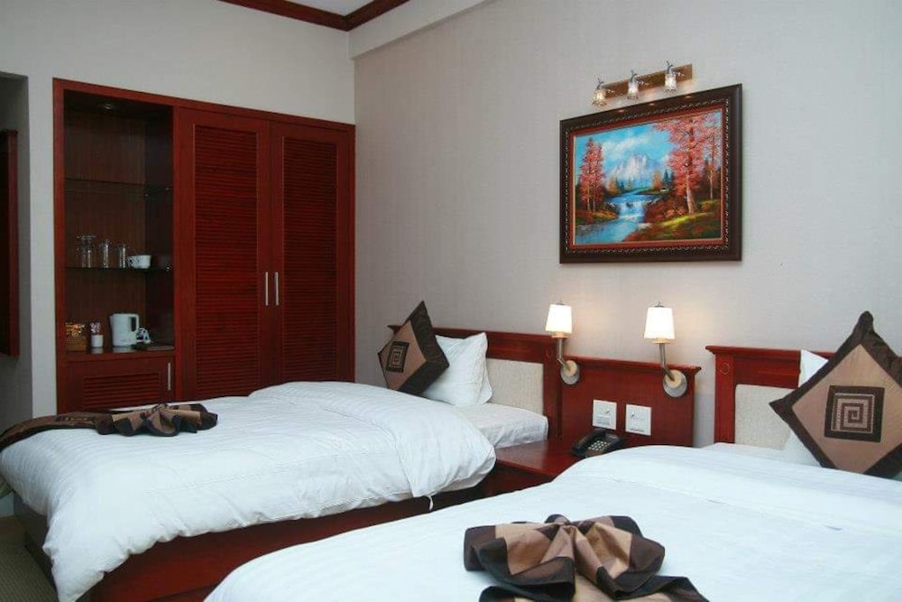 Hòa Nam Hotel
