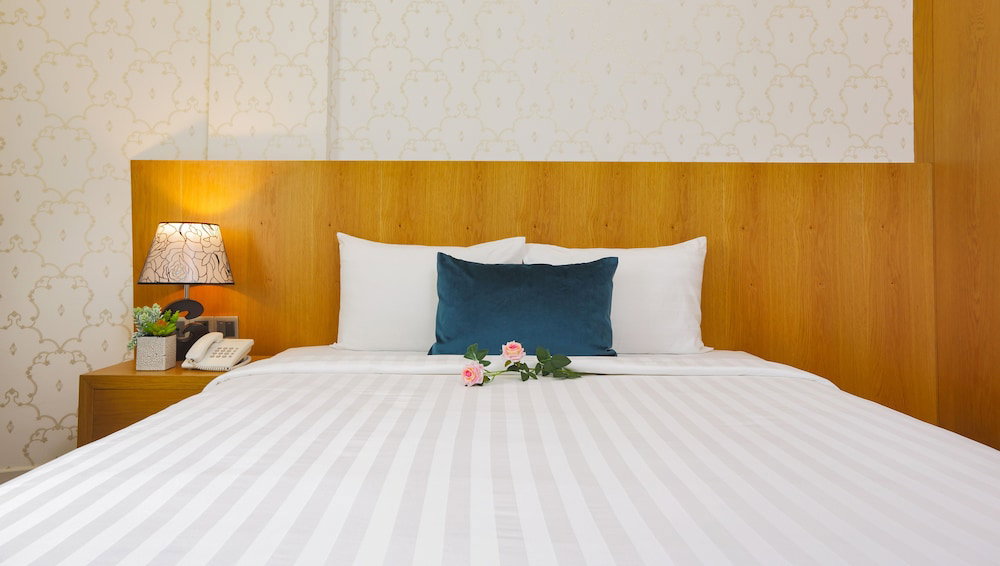 Golda Hotel