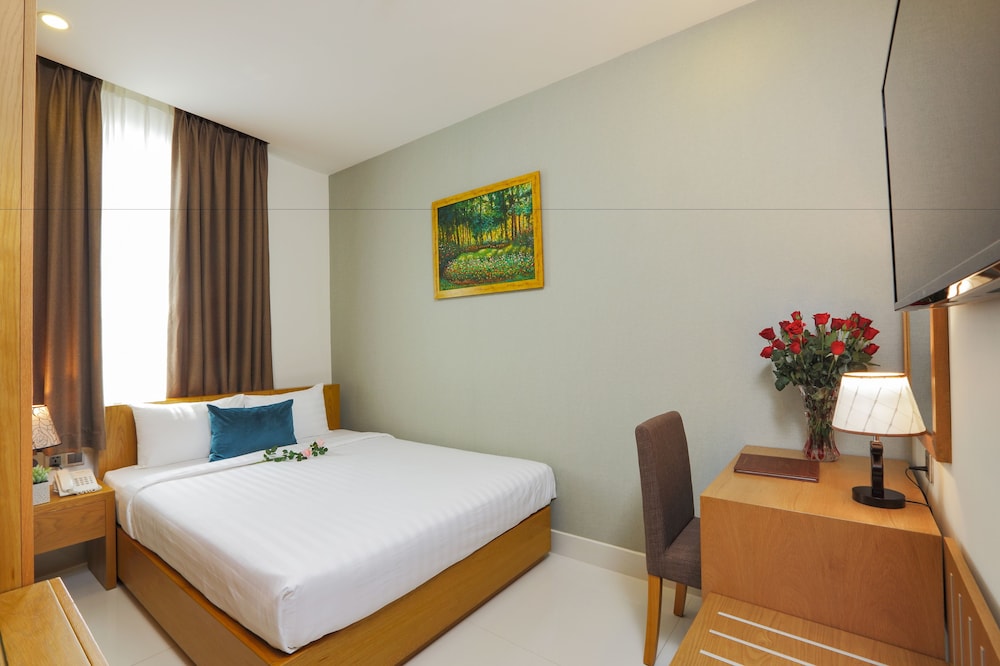 Golda Hotel