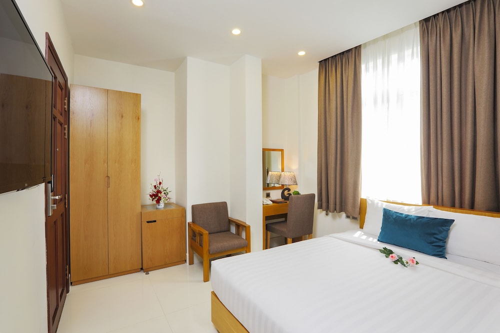 Golda Hotel