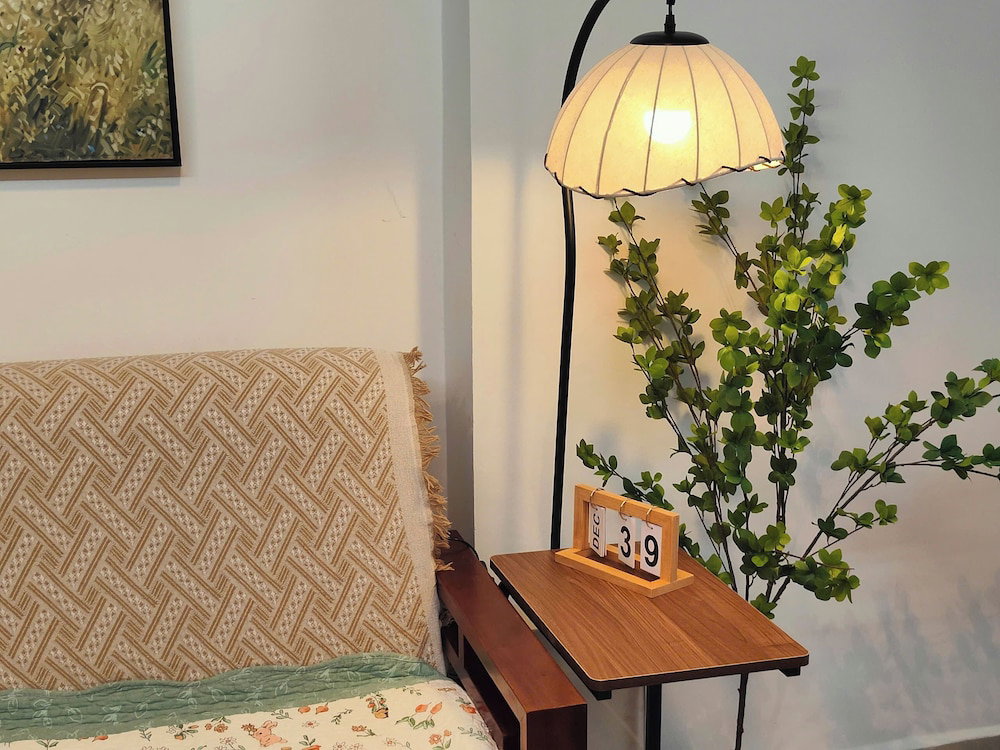 2-Bedroom Apartment Near The Airport
