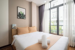 Hotel Cozrum Homes - Spring Residence cazare Quan Binh Thanh