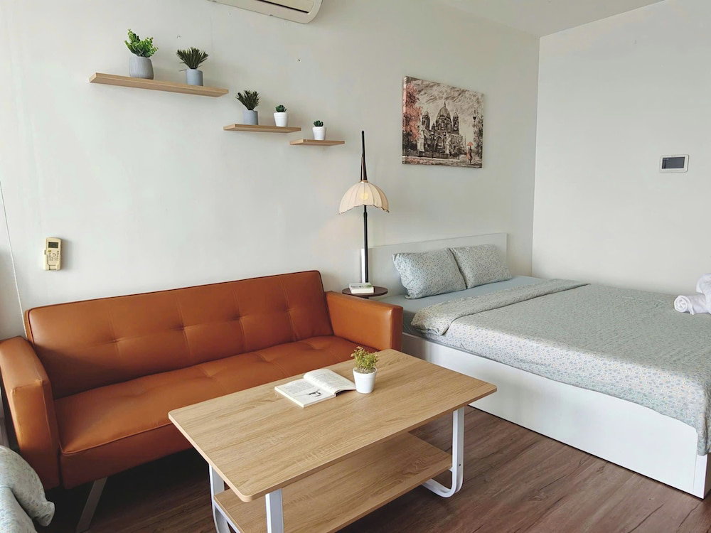 Studio 2-Beds Apartment