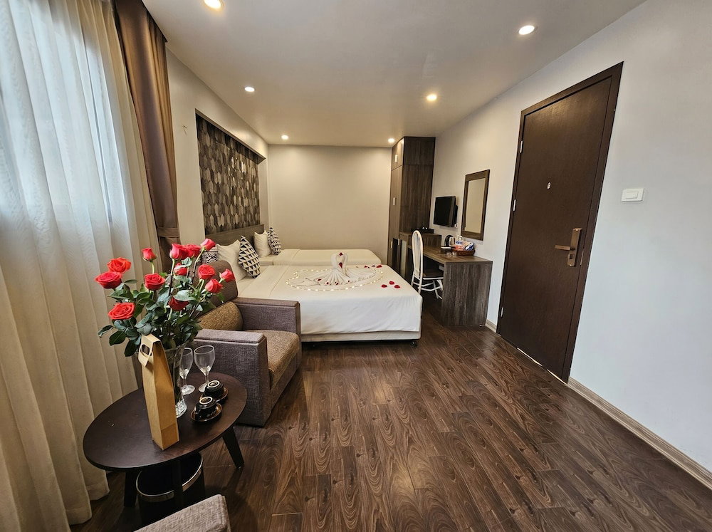 Moon Luxury Hotel
