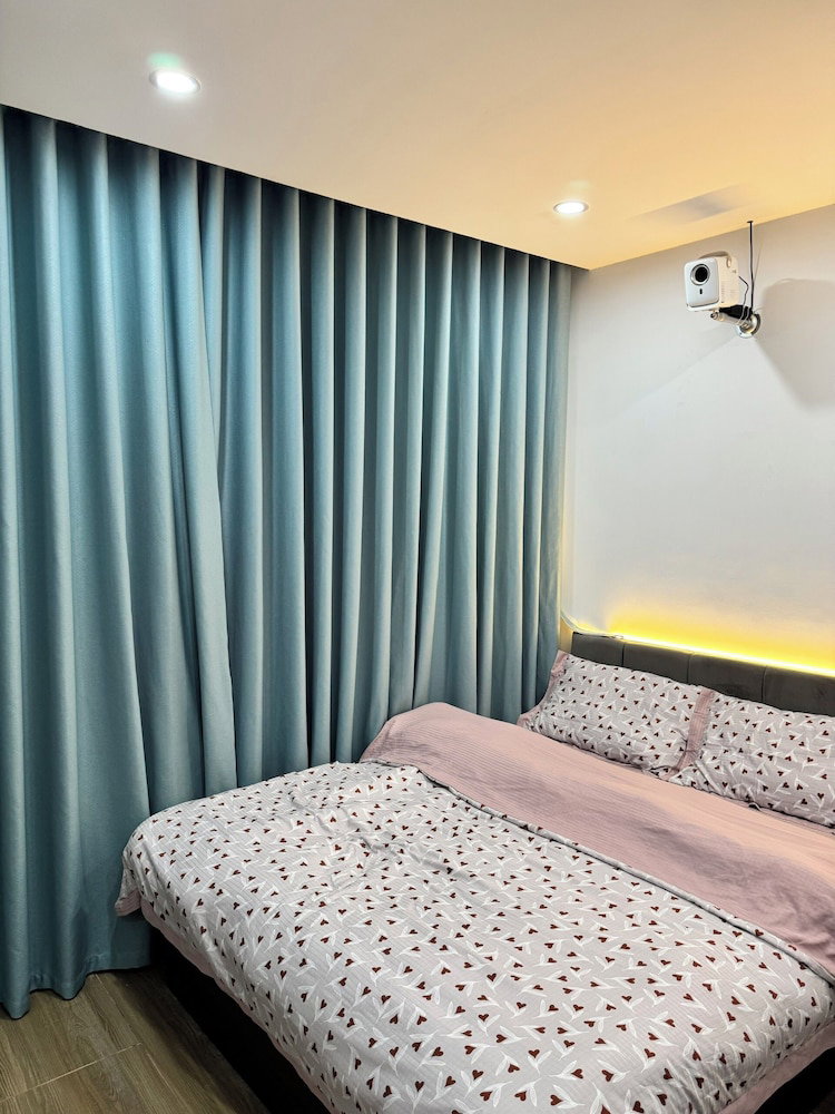 Ly Apartment & Home