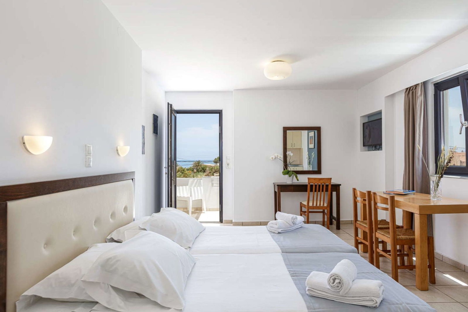 dal travel Golden Bay Hotel & Bungalows