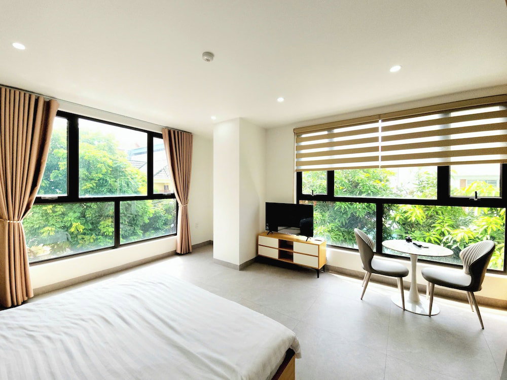 The Luxhomes Royal Apartment