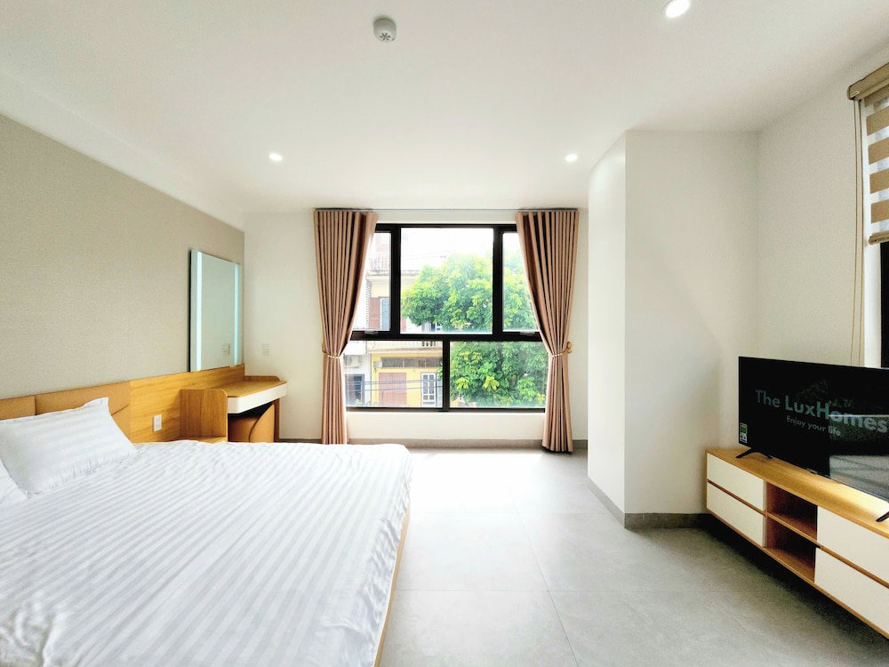 The Luxhomes Royal Apartment