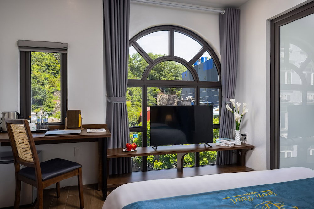 Cat Ba Green Pearl Hotel