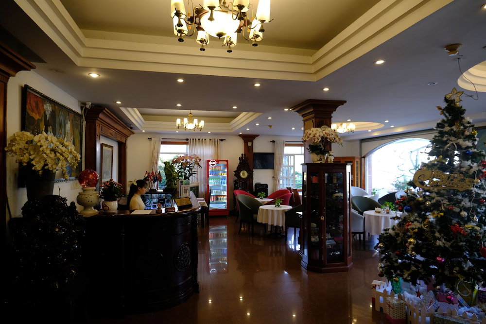 Hoa Phat Hotel & Apartment