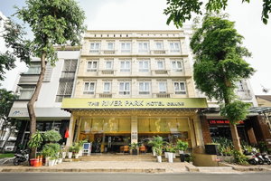 Hotel The River Park Hotel cazare Quan Bon