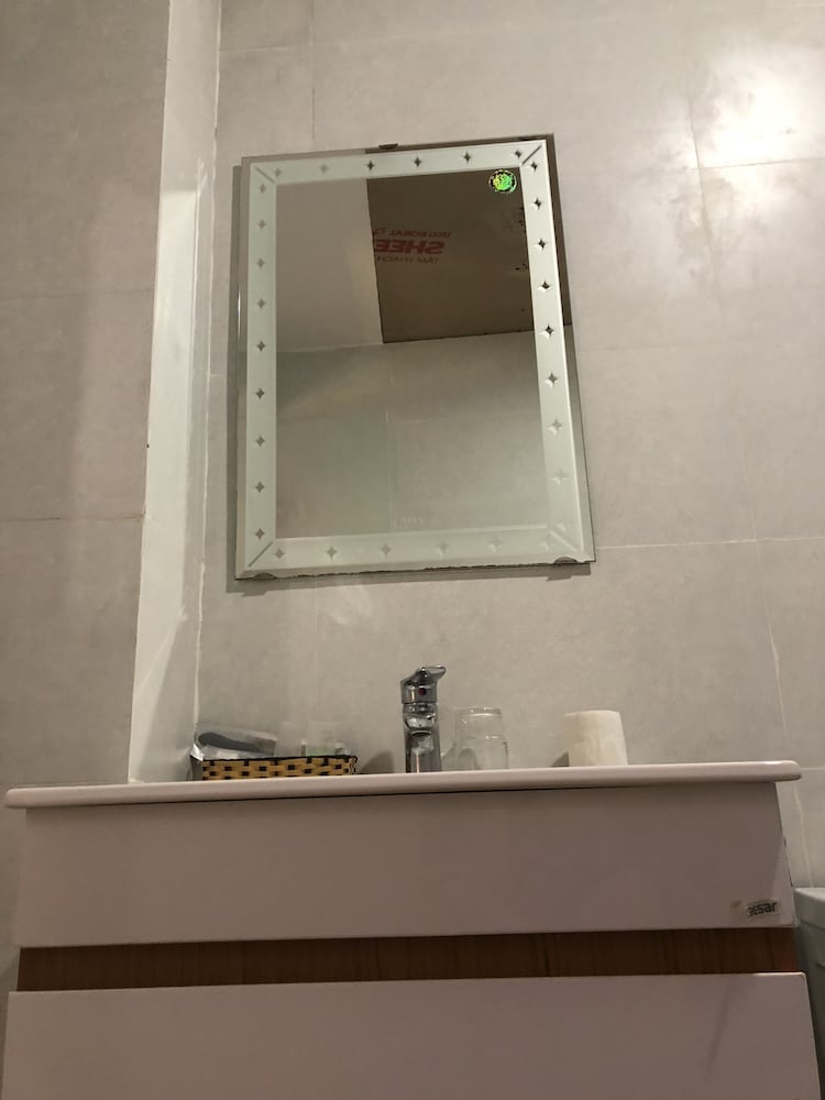 Quynh Huong Hotel