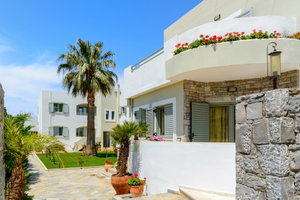 Hotel Angela Studios & Apartments cazare Sision