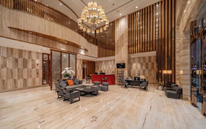 Hotel Sherwood Suites cazare Quan Mot