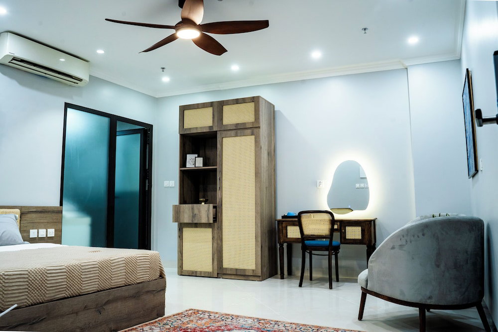 Diamond Light Hotel
