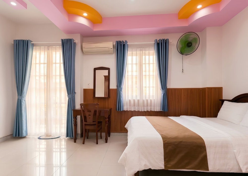 Hotel Happy Home