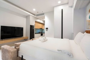Hotel Madison Premier Residence cazare Quan Mot