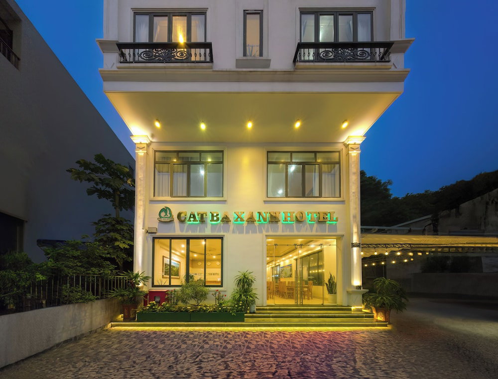 Hotel Cat Ba Xanh Spring Garden Hotel