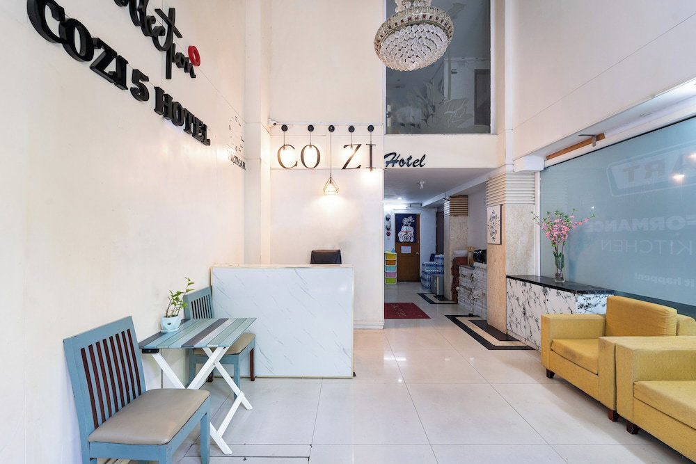 Collection O Cozy 5 Hotel - Near Secc