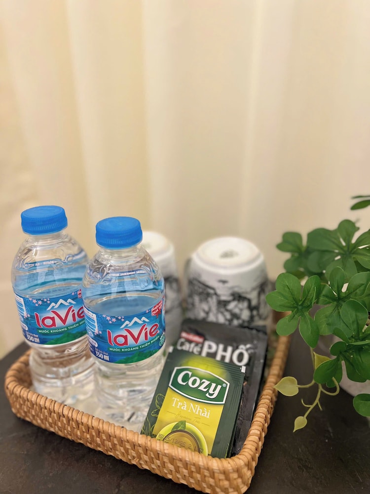 Golden Lotus Hostel & Spa Hang Dao Night Market