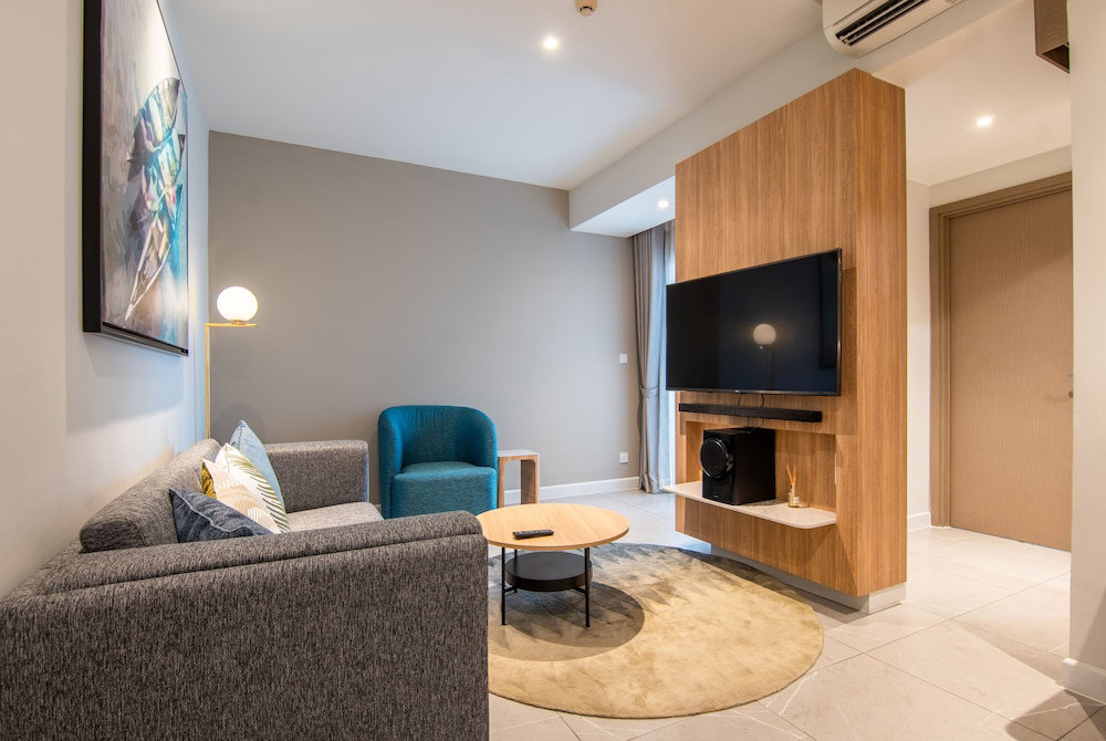 Le Places Zenity Apartment District 1