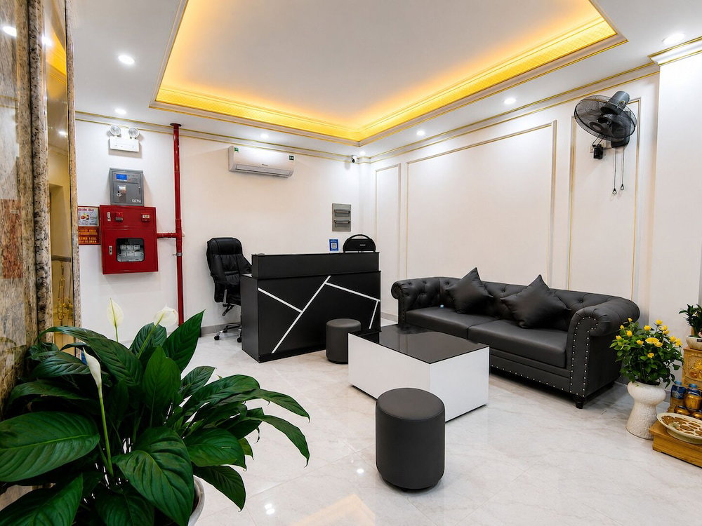 Quang Huy Hotel - Trung Phung